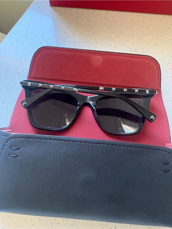 Valentino Black Cat-Eye Sunglasses with Dark Smoke Lenses main image 5